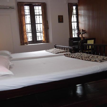 Madeleine Inn Kochi Exterior foto